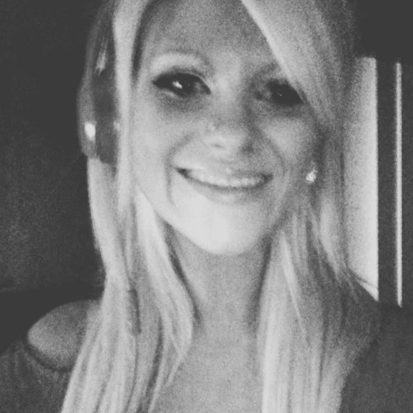 Meet your Posher, Ashley - Picture 1 of 1